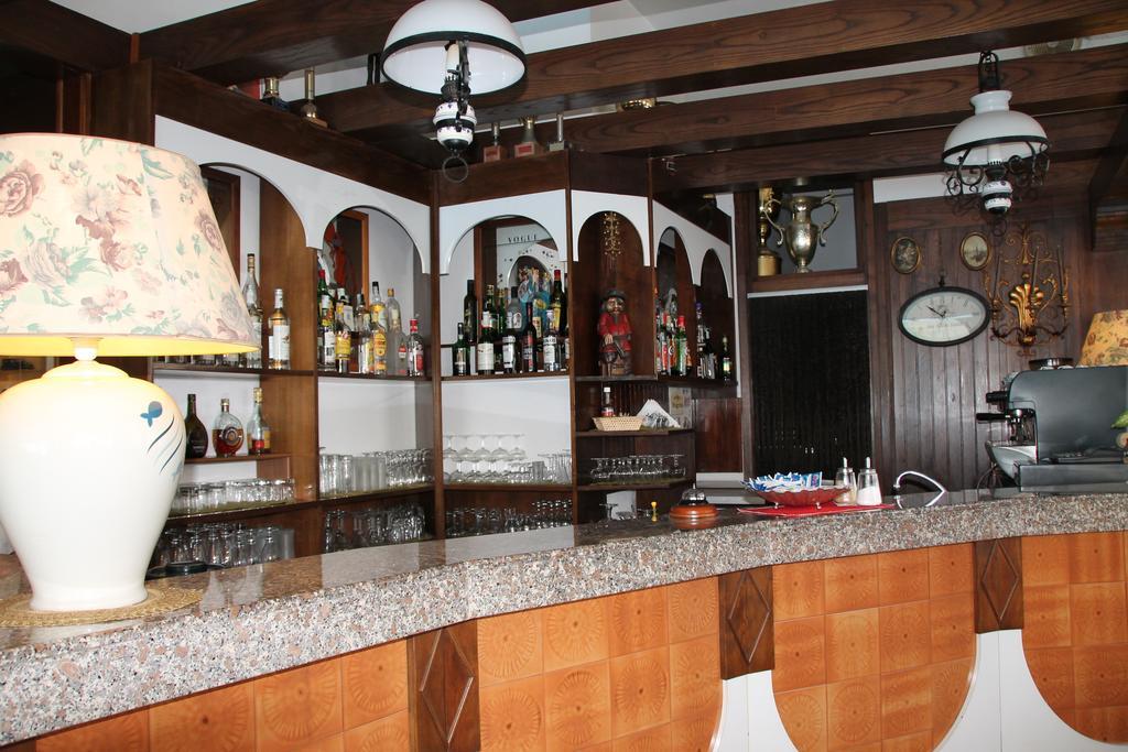 Hotel Paco Пьетра-Лигуре Экстерьер фото
