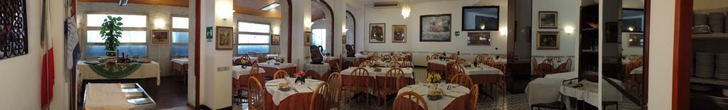 Hotel Paco Пьетра-Лигуре Экстерьер фото